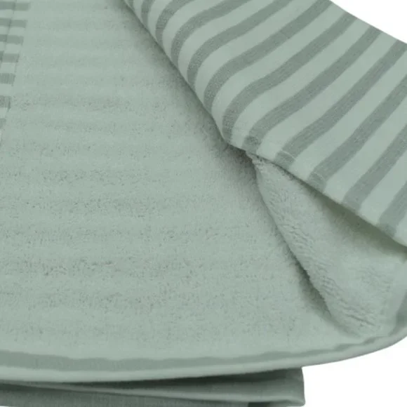 Nicole Miller Halloween Kitchen Towels Set of 2 New - Picture 3 of 4